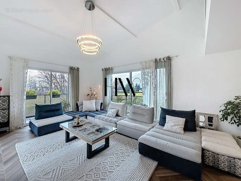 Appartement à ANTHY-SUR-LEMAN