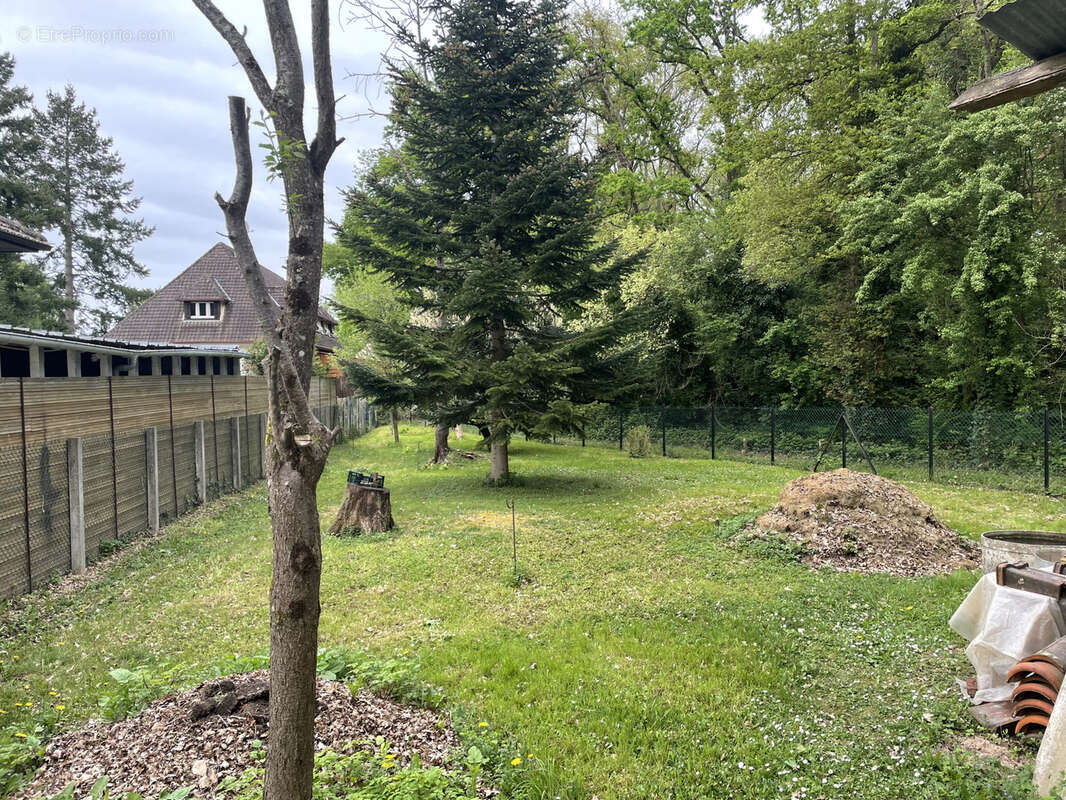 Terrain à SAINT-FARGEAU-PONTHIERRY