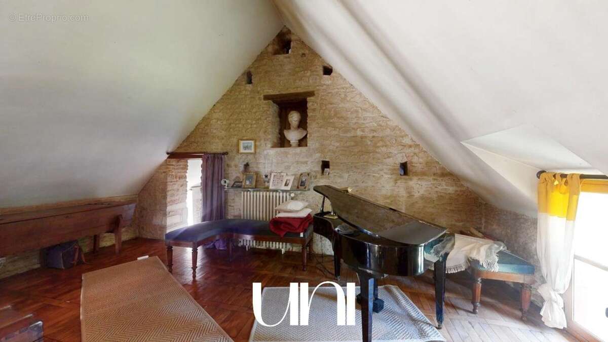 Maison 373 m² à Airan  - photo 15