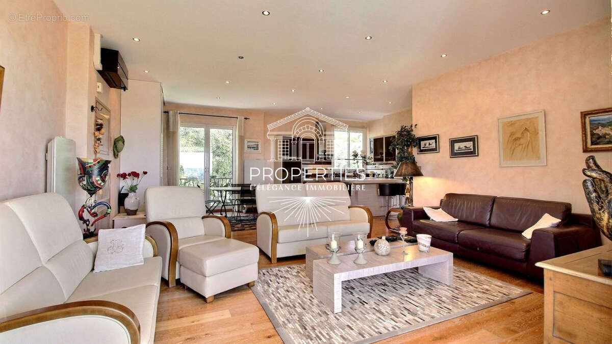 Le lavandou - t4 dernier etage - terrasse - vue mer + t2 independant - parking - photo 3