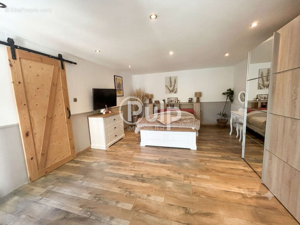 À vendre - Magnifique corps de ferme rénové à Hestrus - Idéal pour les amoureux de la campagne et des chevaux - photo 3