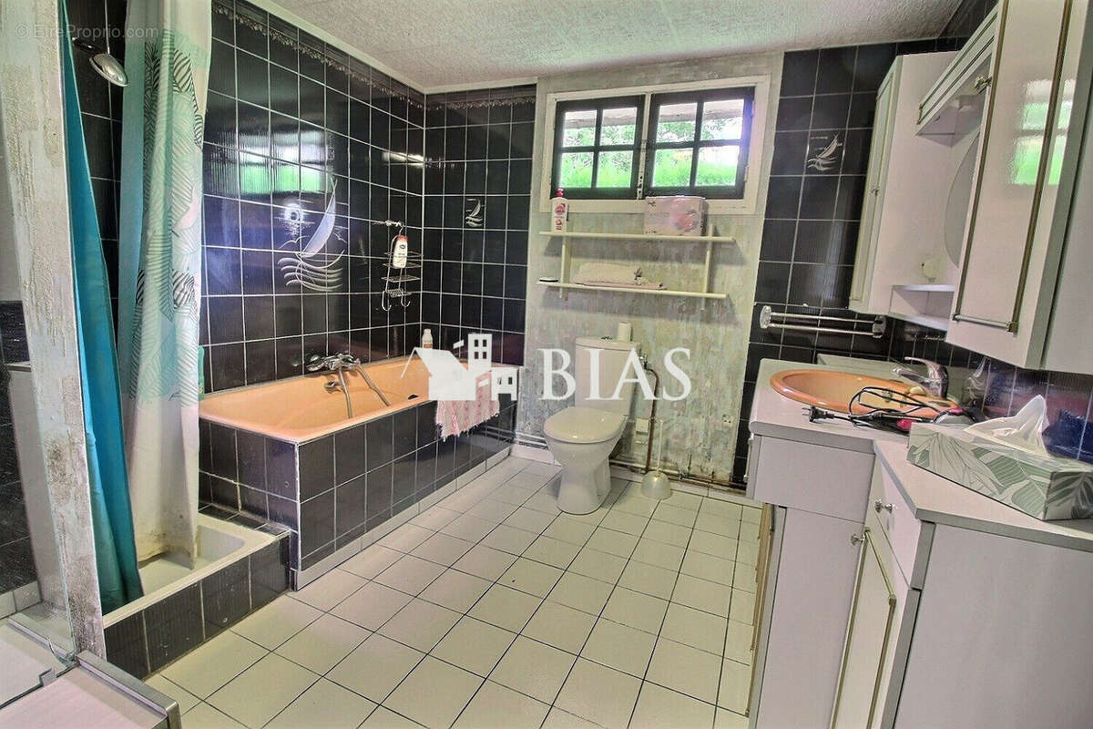 Maison à LE BEC-HELLOUIN