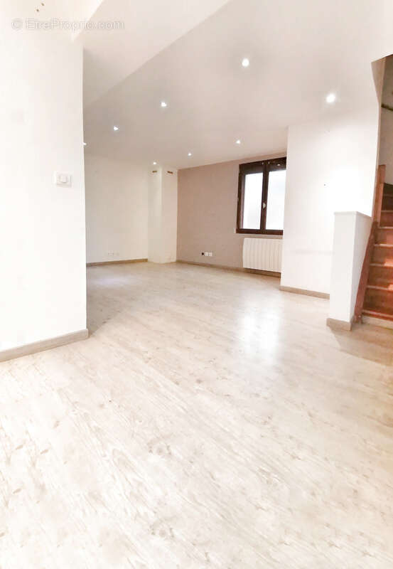 Maison à BENNECOURT