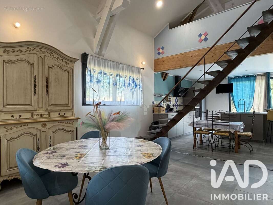 Maison 123 m² à Villefranche-De-Panat  - photo 7