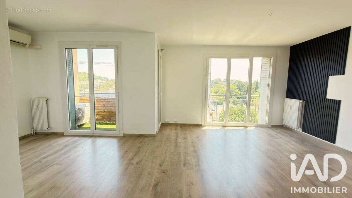Photo 1 - Appartement à SALON-DE-PROVENCE