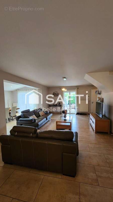 Photo 2 - Maison à DECINES-CHARPIEU