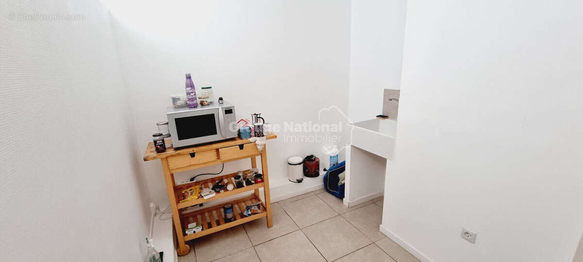 Commerce à BAGNOLS-SUR-CEZE