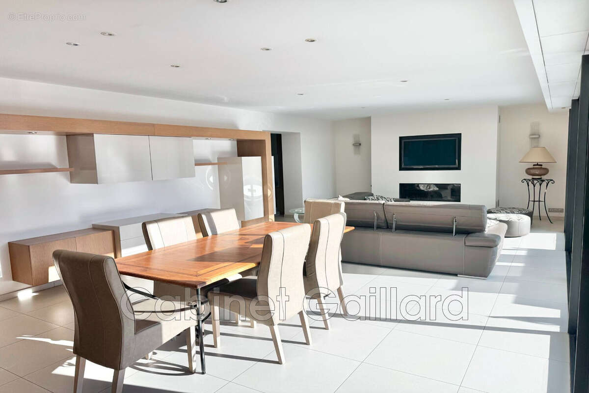 Maison à PEYMEINADE