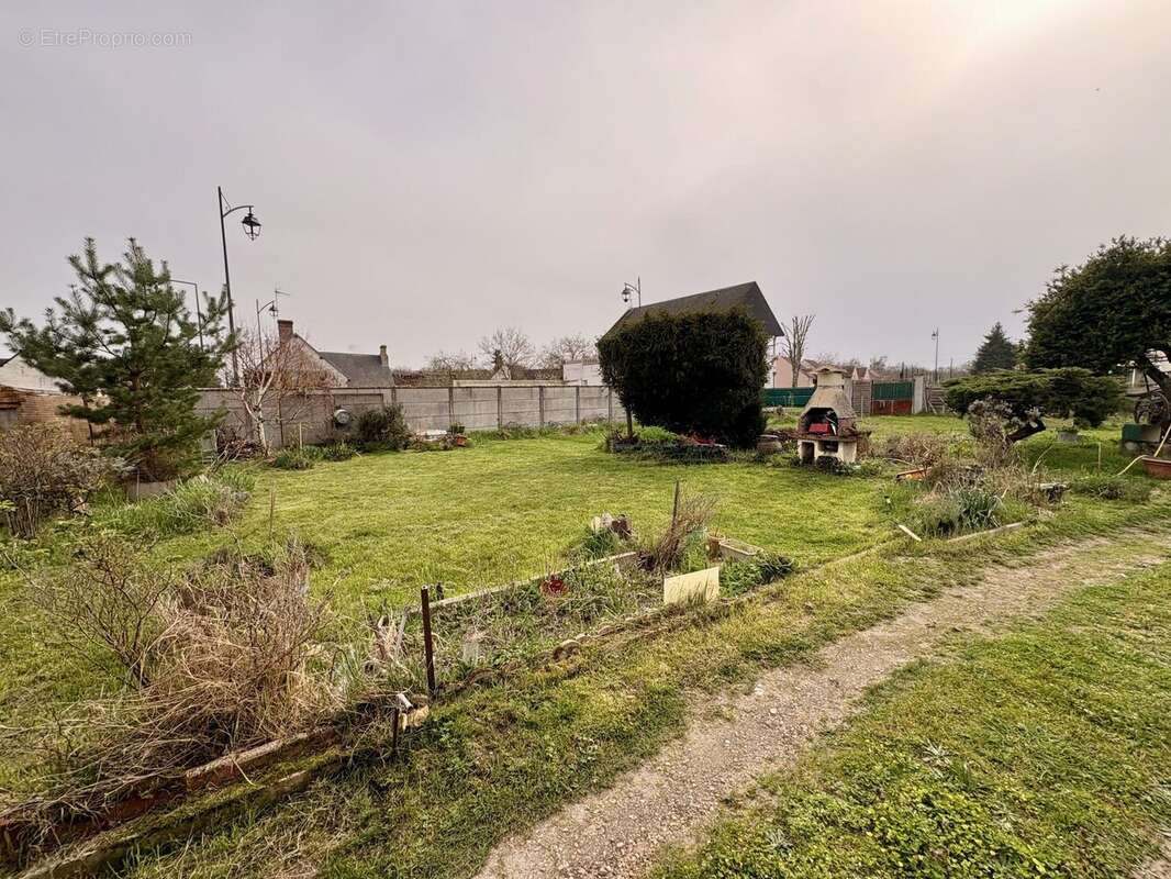 Maison à LES BORDES