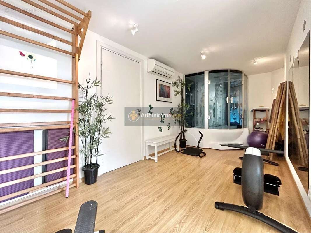 Maison à LES ISSAMBRES