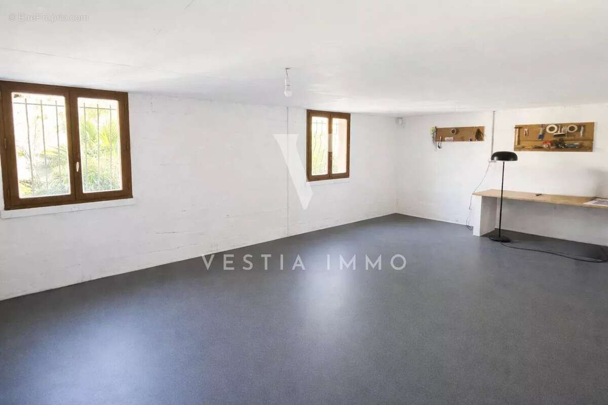 Maison familiale ou investisseurs/Coliving avec fort potentiel  – 157 m² au sol + 80 m² d’annexes – Jardin sans vis-à-vis - photo 15