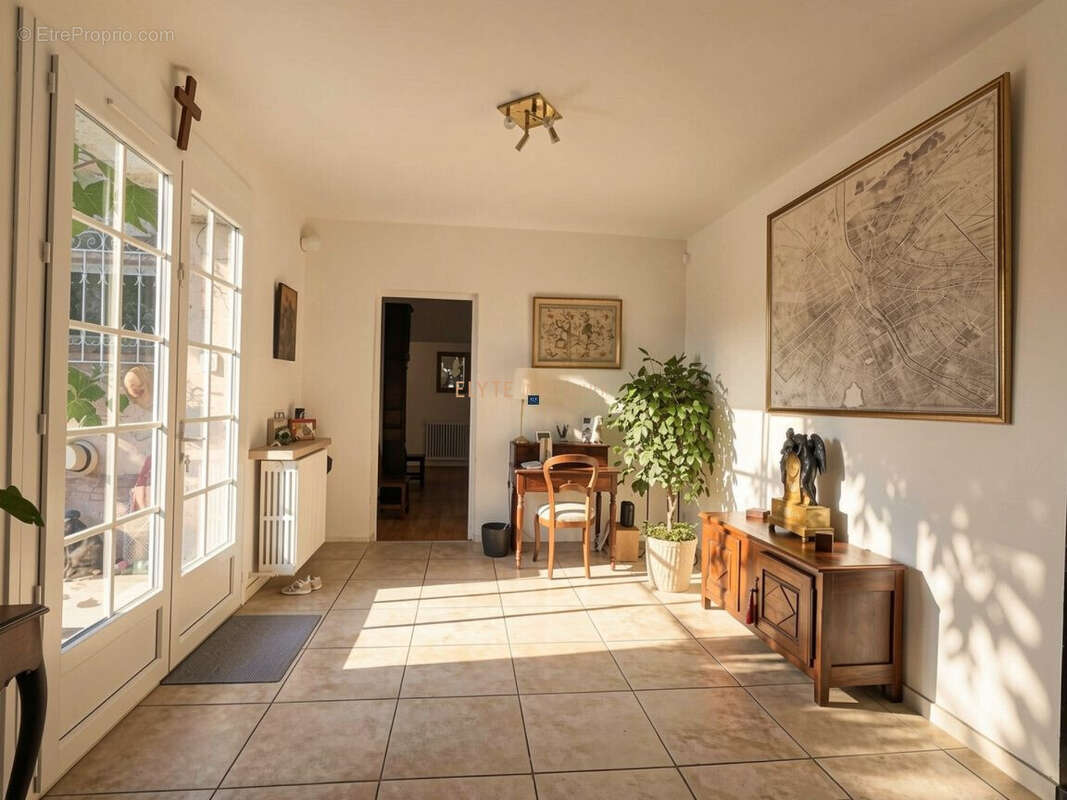 Maison 250 m² à Chateauneuf-Le-Rouge  - photo 9