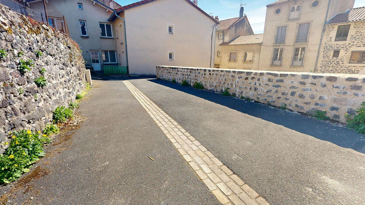 Appartement à LE MONASTIER-SUR-GAZEILLE