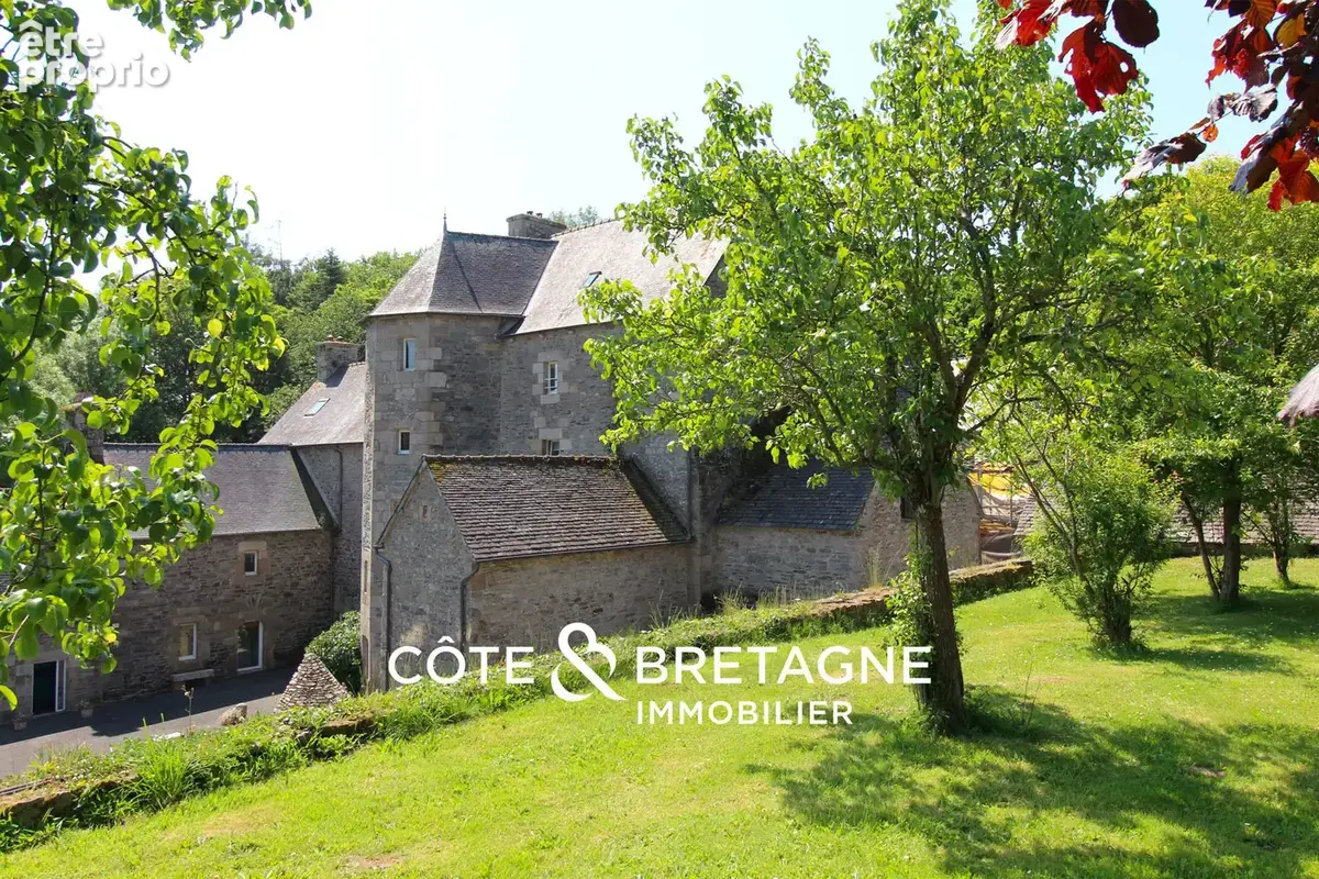 COTE & BRETAGNE IMMOBILIER VOUS PROPOSE : Manoir du XVe siècle inscrit MH à Tréguier   360 m2, 4 chambres, par - photo 2