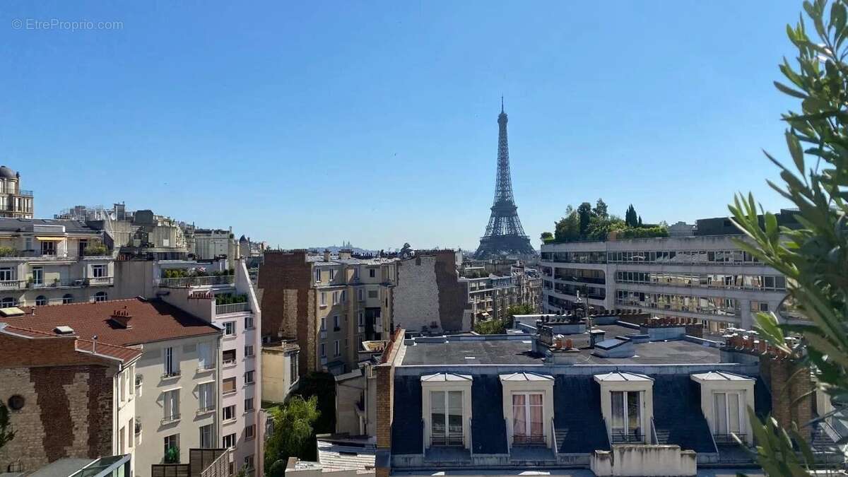Appartement à PARIS-16E