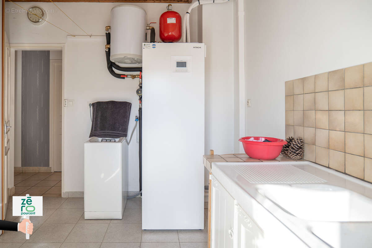 Le Fenouiller   Maison de plain-pied rénovée avec fort potentiel à 400 m du centre - photo 17