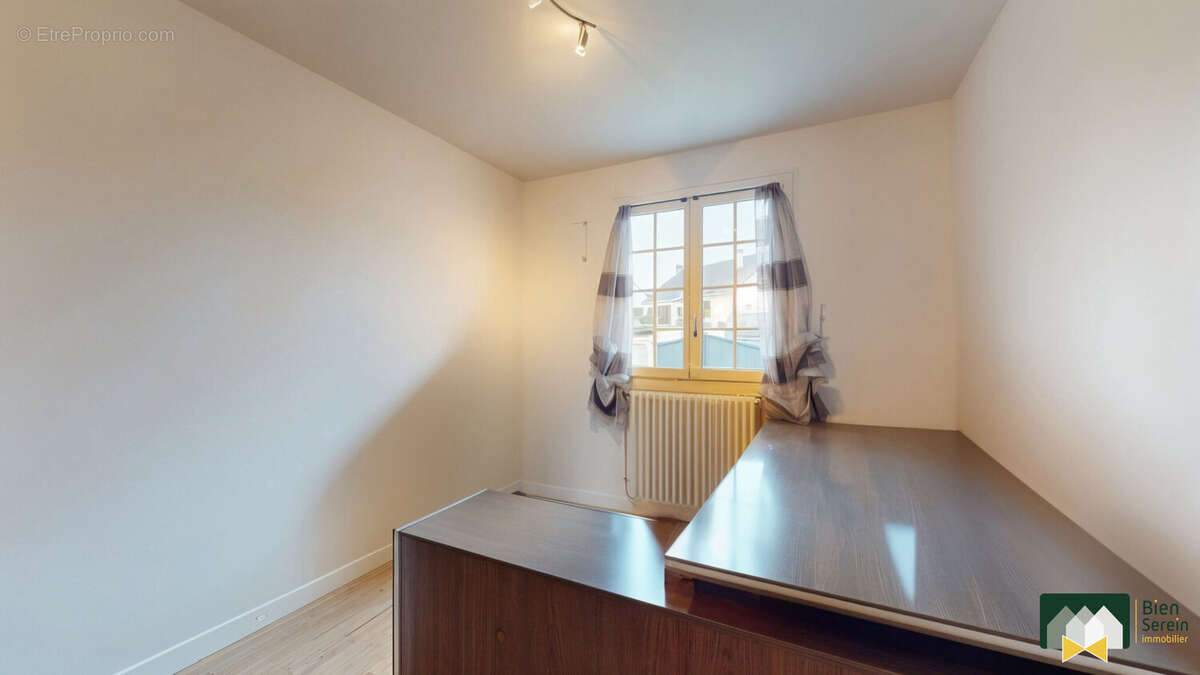 Bureau/chambre 2 RDC - Maison à LUISANT