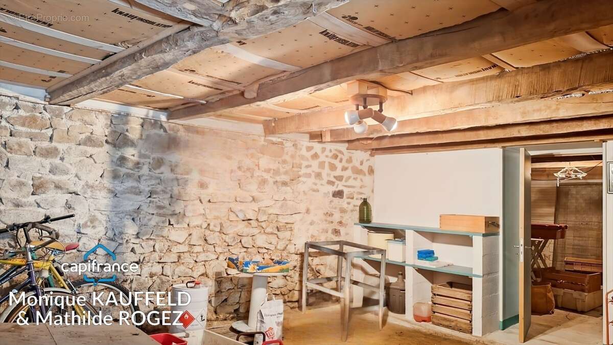 Maison à vendre 4 pièces OLLIERGUES (63) avec jardin, grange et cave - photo 11