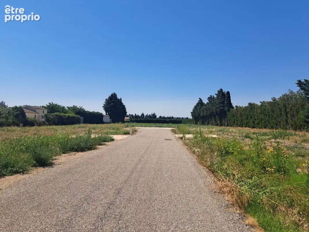 Terrain à L'ISLE-SUR-LA-SORGUE