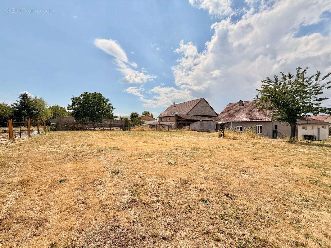 Maison plain-pied, 103 m², deux chambres - Terrain de 1293 m² - photo 3