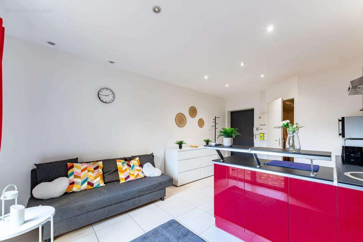 Appartement à VAUJOURS