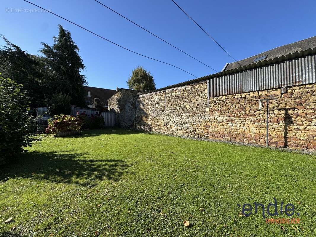 Maison à CLINCHAMPS-SUR-ORNE