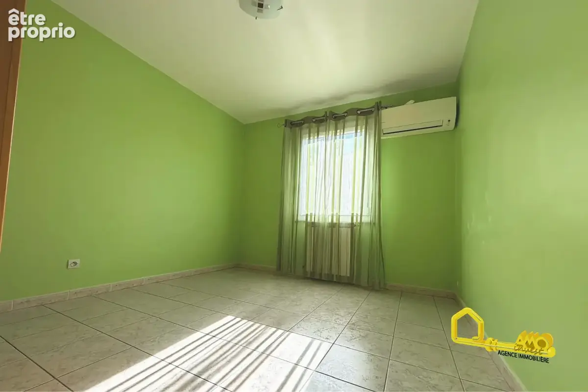 Maison de plain-pied 4 chambres   110m2 - Eyguières - photo 15