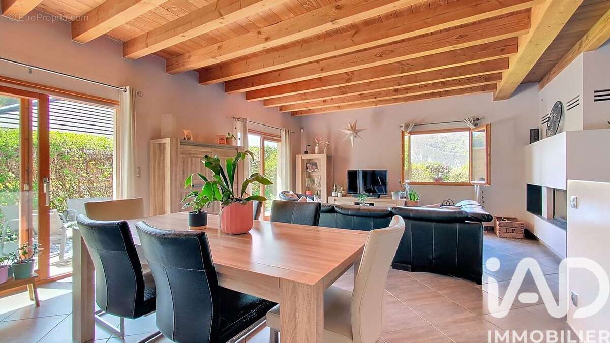Photo 8 - Maison à LATHUILE