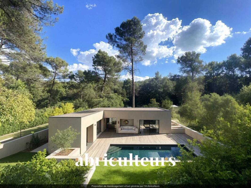 Terrain à LA ROQUE-D'ANTHERON