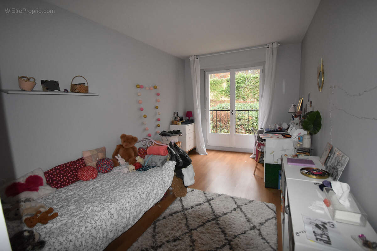Appartement à VILLE-D'AVRAY