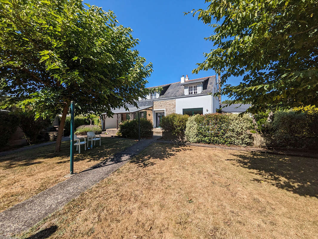 Maison à LA CHAPELLE-DES-MARAIS