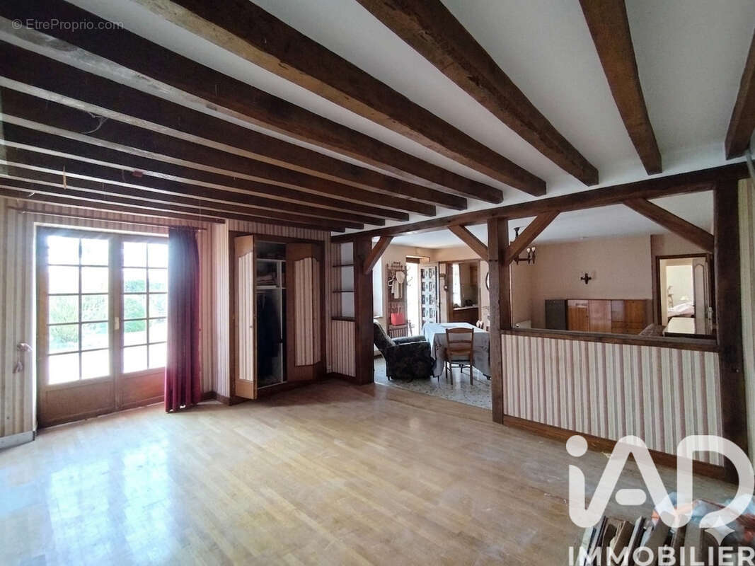 Maison 111 m² à Saint-Firmin-Des-Pres  - photo 4