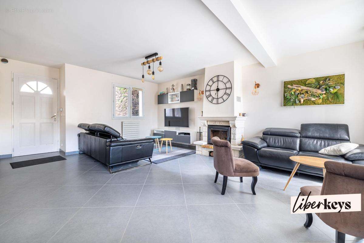 Maison à LA VILLE-DU-BOIS