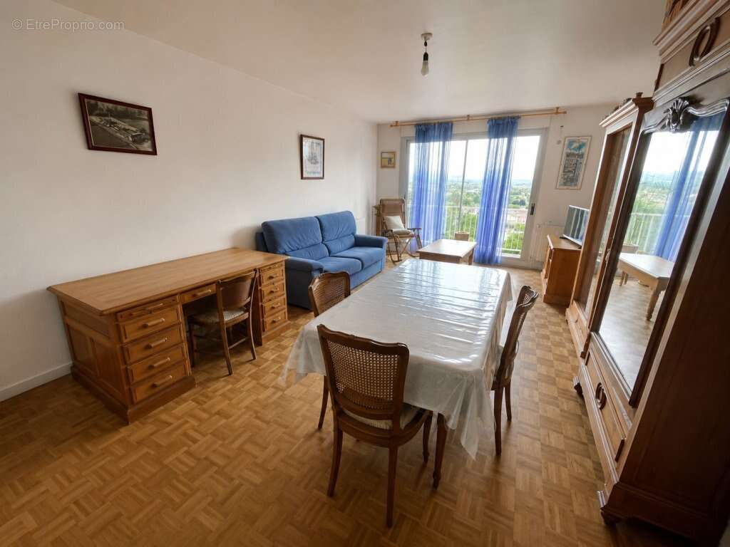 Appartement à SAINT-JUST-SAINT-RAMBERT