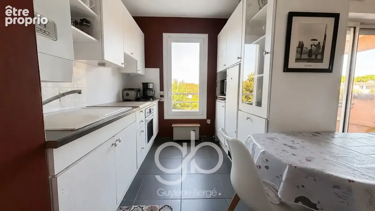Appartement T3 63,10 m2 à vendre à Montpellier Estanove avec deux loggias et grand garage - photo 5