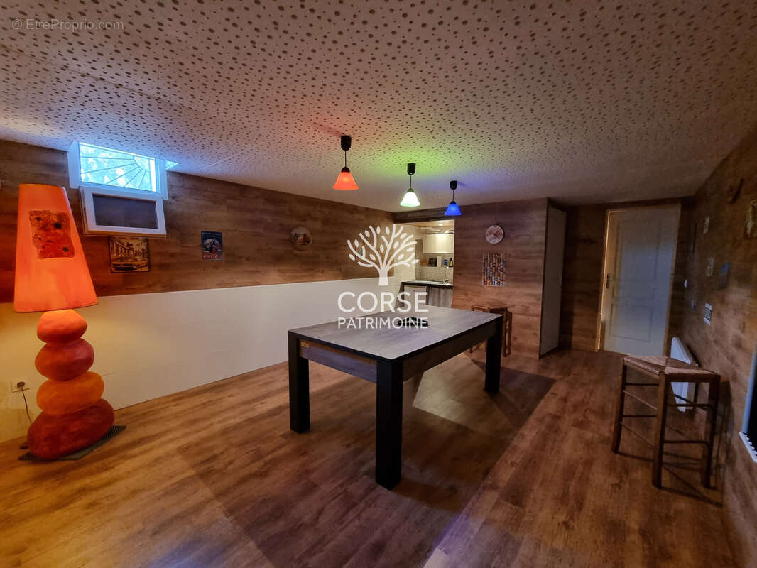 Villa T9 piscine, jacuzzi + logement - photo 12
