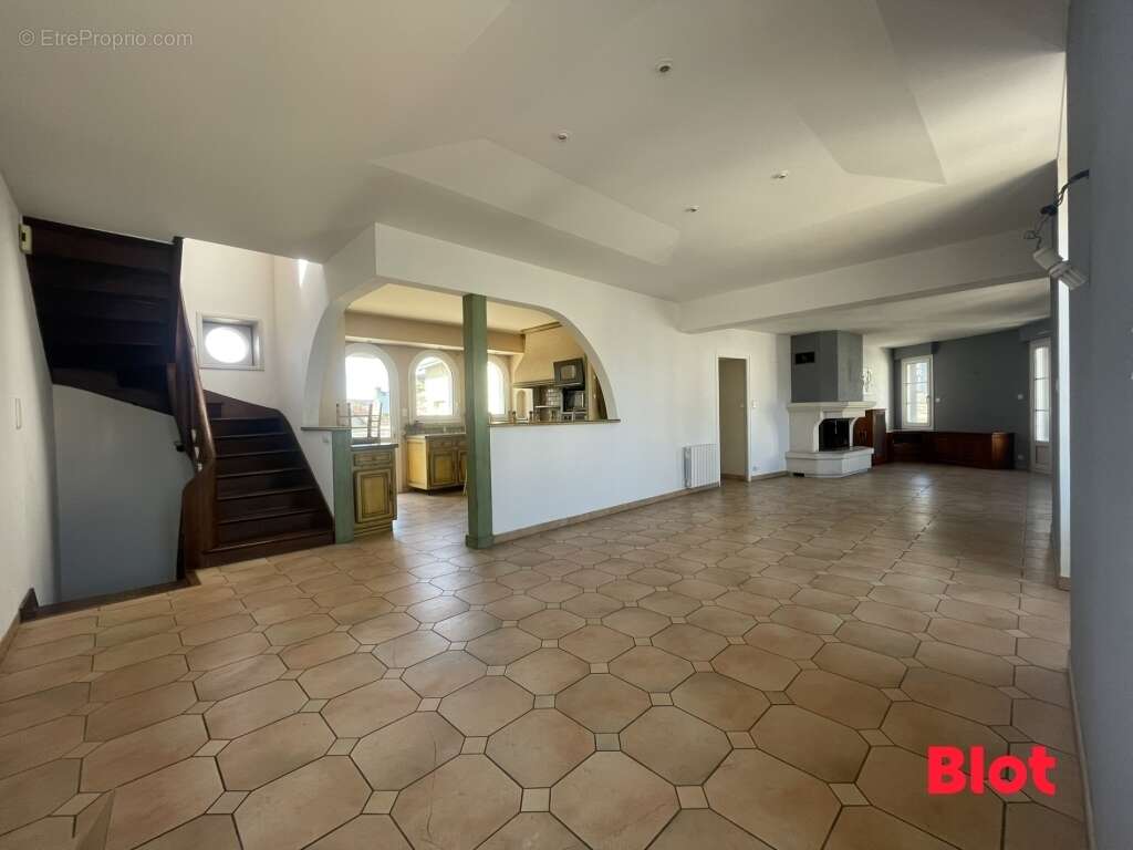 Appartement à CARENTOIR