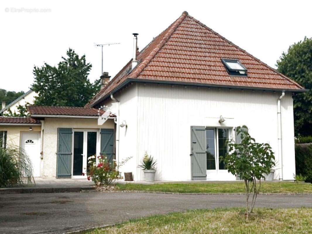 Maison à CHARMES
