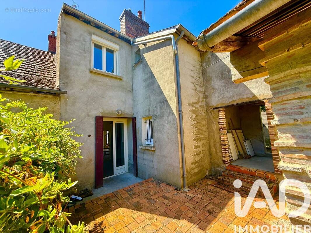Photo 1 - Maison à MYENNES