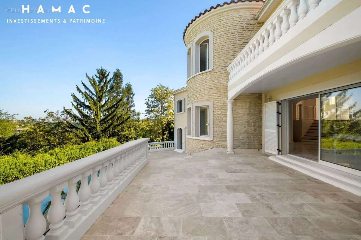 Maison -  6 pièces - Rochetaillée -sur-Saône - photo 3