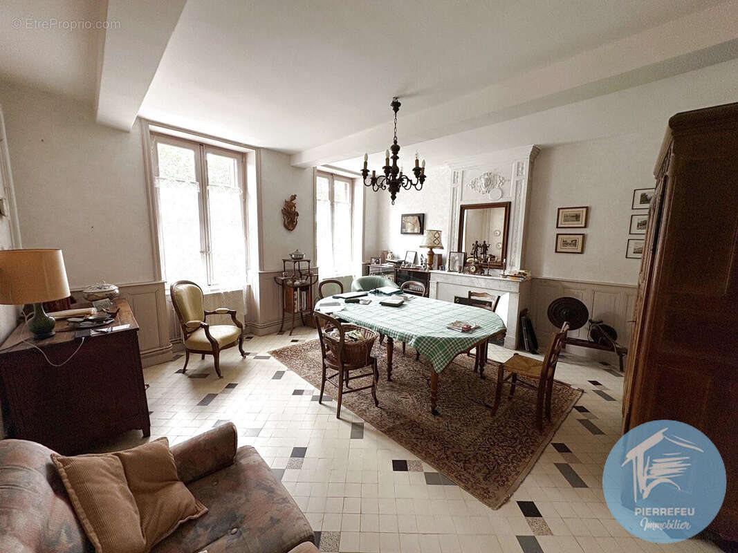 Maison à PONTCHARRA-SUR-TURDINE