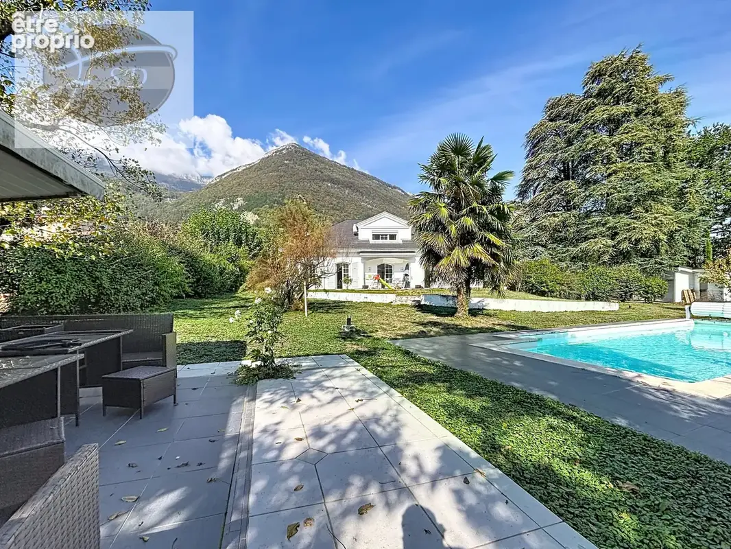 Photo Maison à La Terrasse au prix de 560 000€