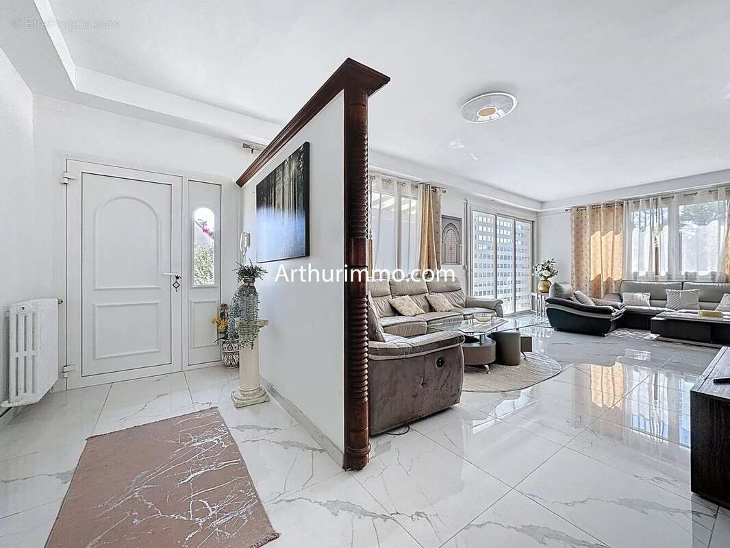 Maison à VILLECRESNES