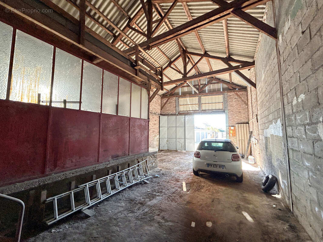 Parking à COMMENTRY