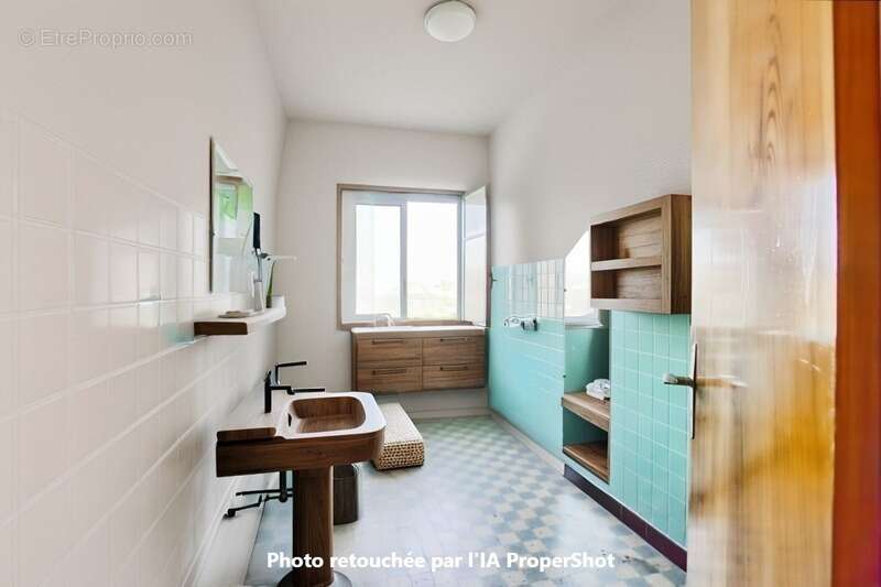 Appartement à SAINT-LAURENT-DU-VAR