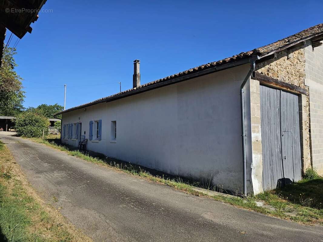 Charmante maison de campagne de 3 chambres avec grange et verger - photo 18
