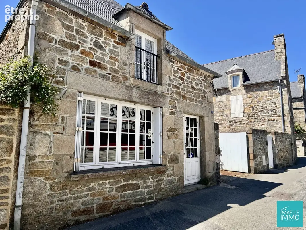 Maison à SAINT-JACUT-DE-LA-MER