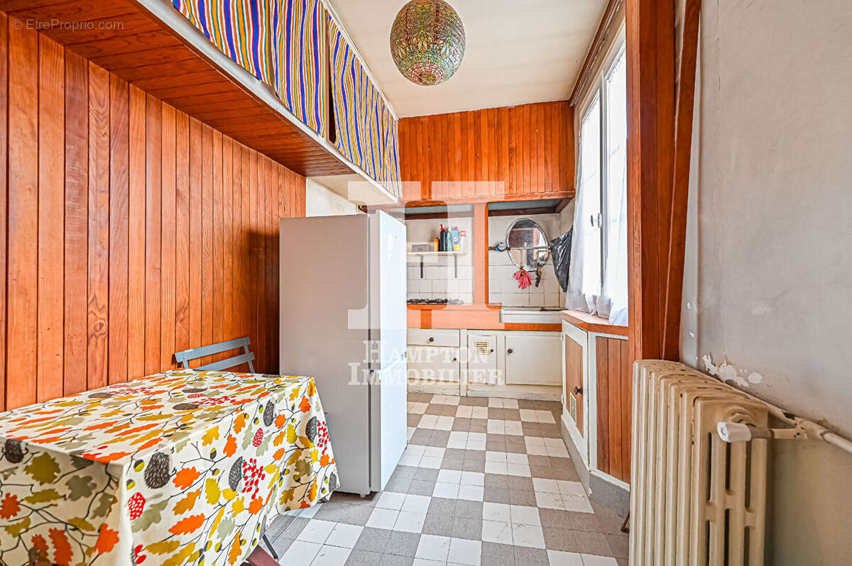 Appartement à PARIS-14E