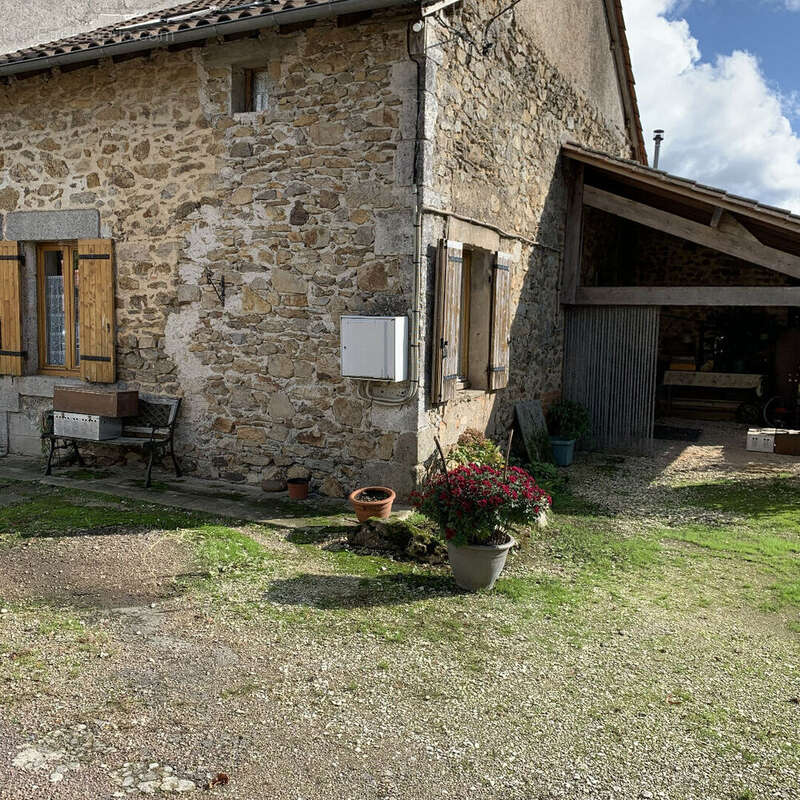 Maison à CHAMPS-ROMAIN