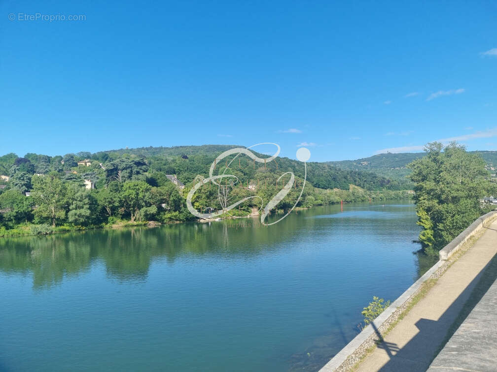 Appartement à FONTAINES-SUR-SAONE